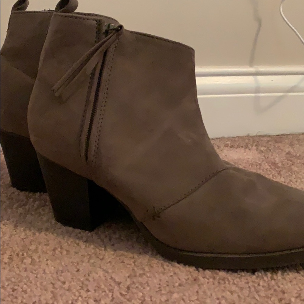 Gray ankle boots with heel